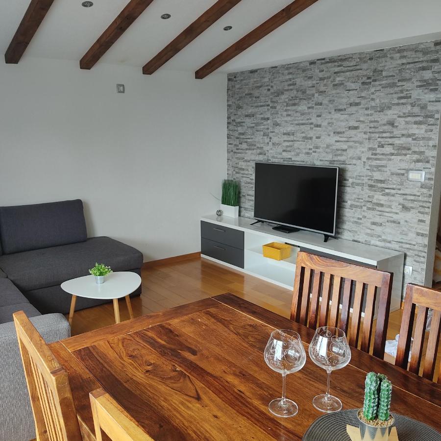 Apartmani Mira Brela Zewnętrze zdjęcie