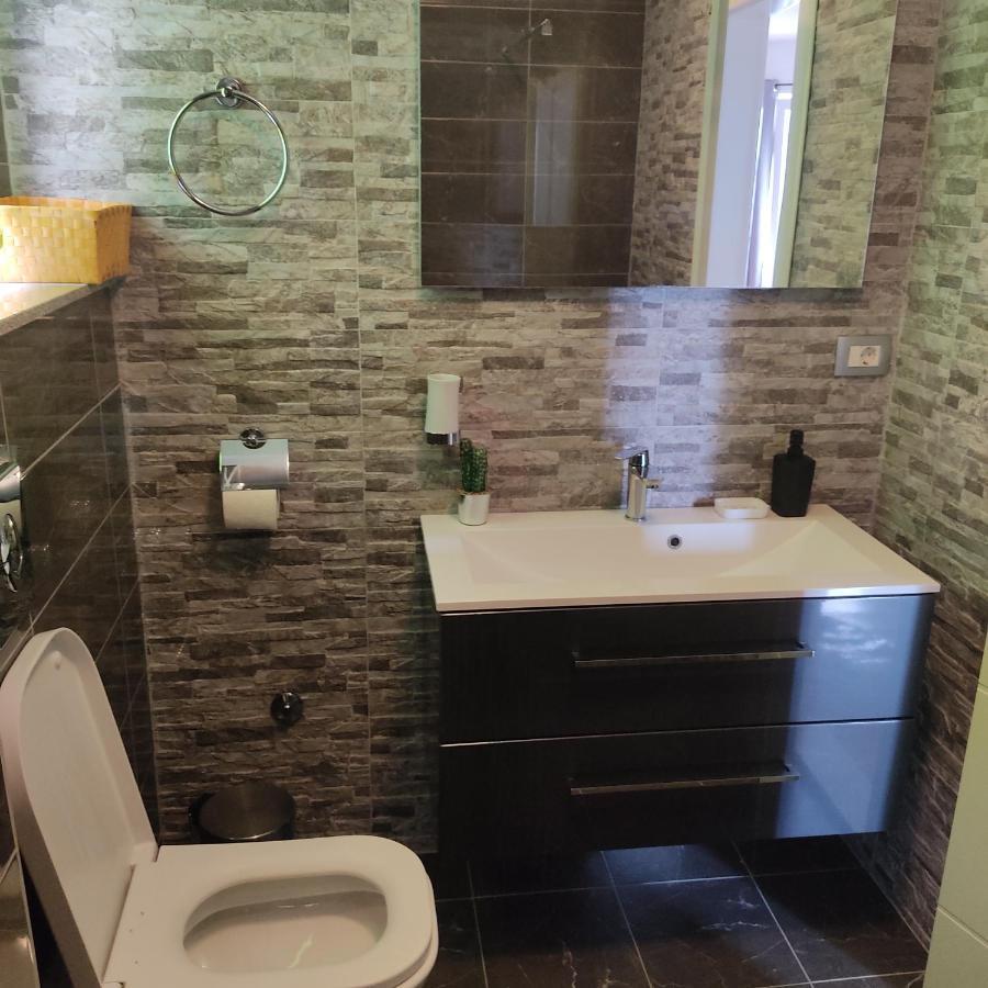 Apartmani Mira Brela Zewnętrze zdjęcie